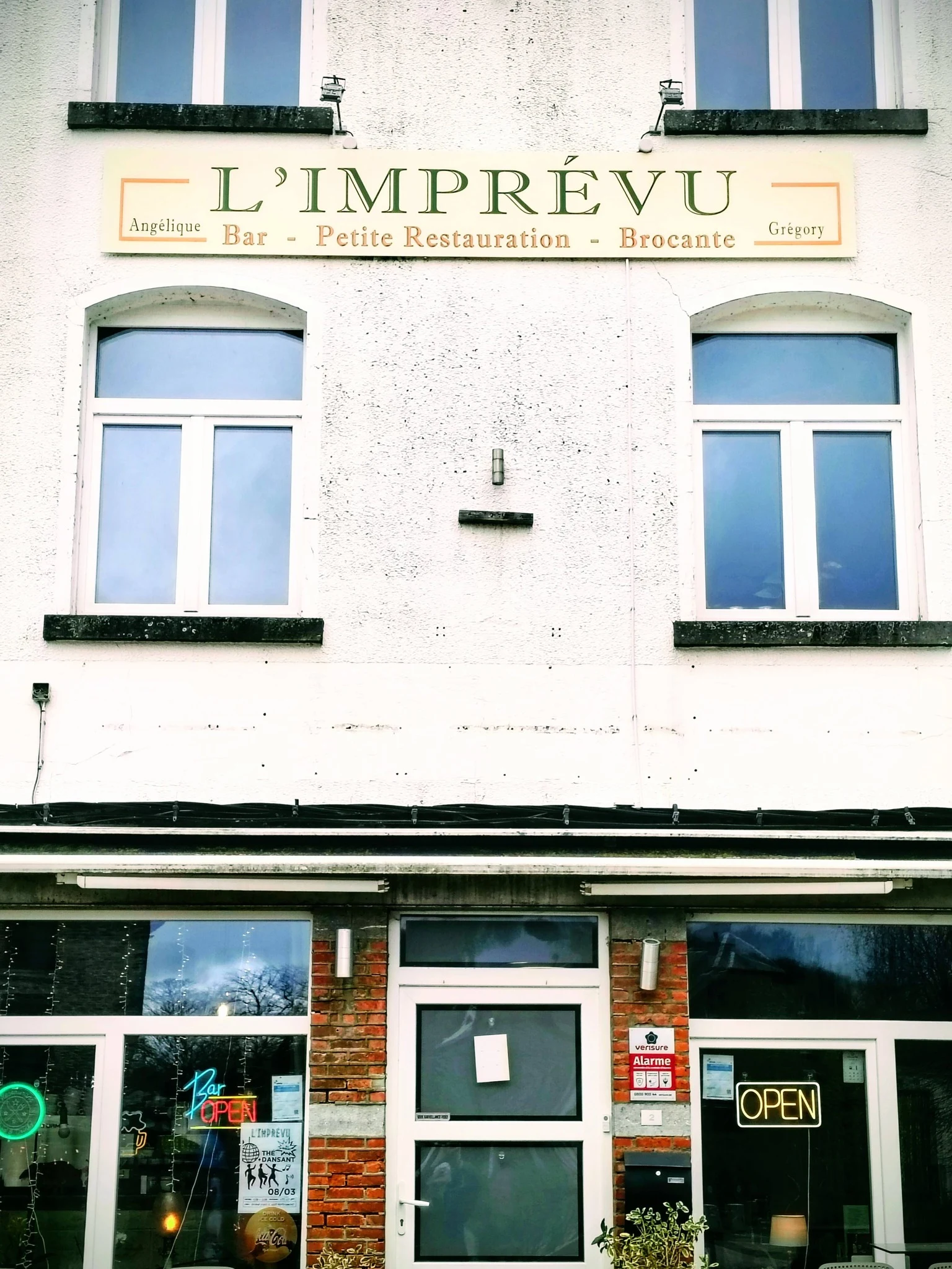 Façade de L'imprévu
